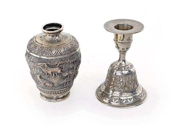 Campanella e vasetto in argento a basso titolo, manifattura indiana