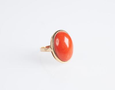 Anello in Oro e Corallo