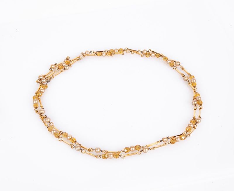 Collana in Metallo Dorato con Perle e Pietre