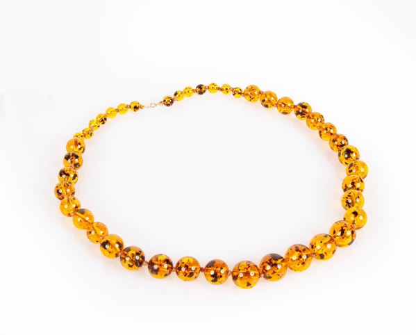 Collana in bachelite tipo ambra