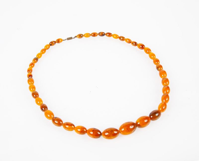 Collana in Ambra in Taglio Ovale