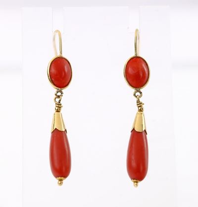 Coppia di Orecchini in Oro e Corallo Rosso