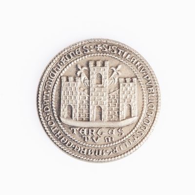 Medaglia Uniface in Argento 800/000 con Riproduzione del Sigillo Trecentesco della Città di Tries...