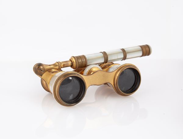 Binocolo da teatro in ottone e madreperla, Iris Paris, Francia, XIX secolo
