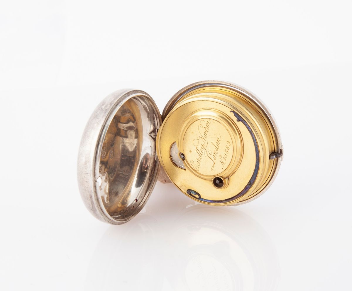 Eardley Norton London - Orologio da Tasca in Argento con Datario a Doppia Cassa Inizi XIX Secolo....