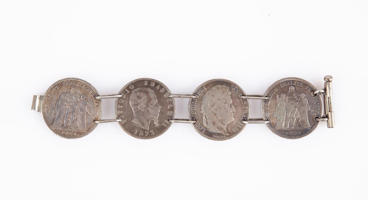 Bracciale con Quattro Monete in Argento: 5 Franchi Francia Luigi Filippo 1832 Tolosa, Terza Repub...