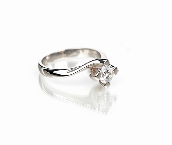 Anello solitario con brillante