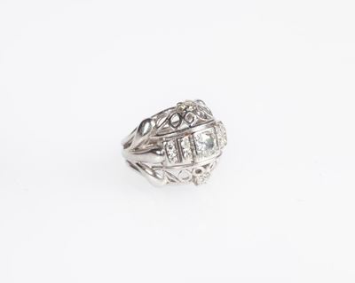Anello Chevalier in Oro con Brillante Solitario