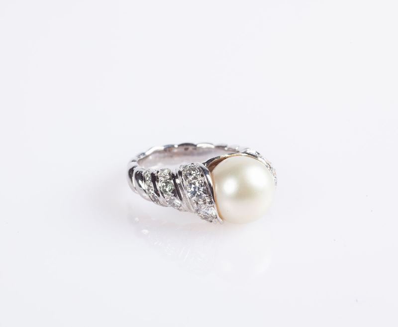 Anello in Oro, Perla e Brillanti