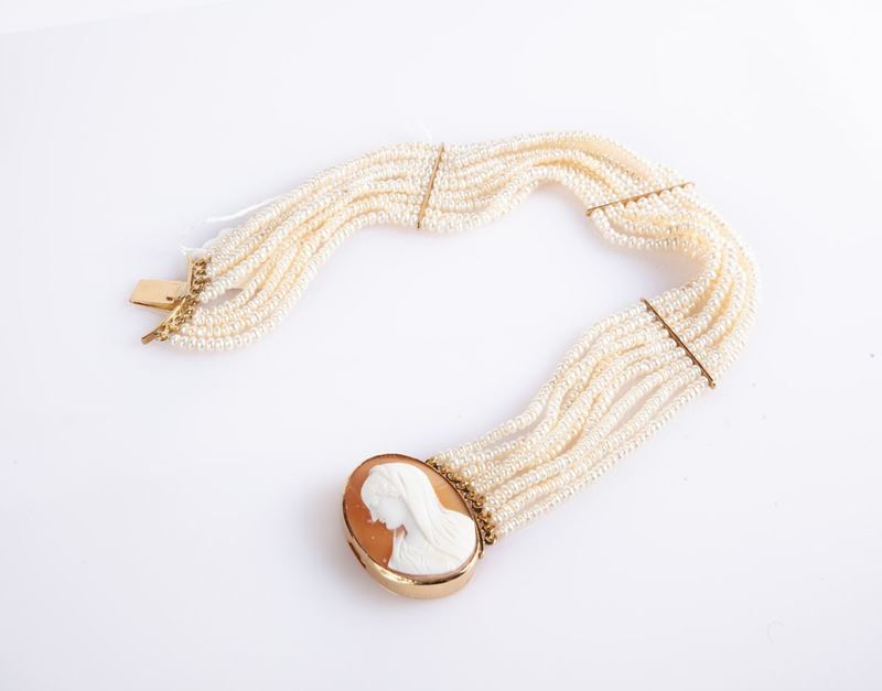 Collier De Chen in Oro, Cammeo e Perle