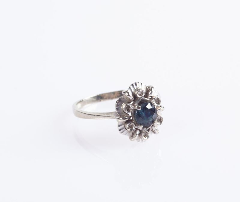 Anello in Oro Zaffiro e Diamanti