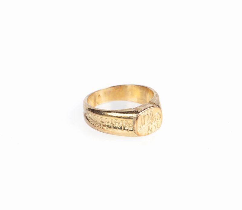 Anello a Sigillo in Oro Inciso