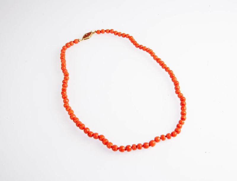 Collana in Corallo ,oro e Smalto