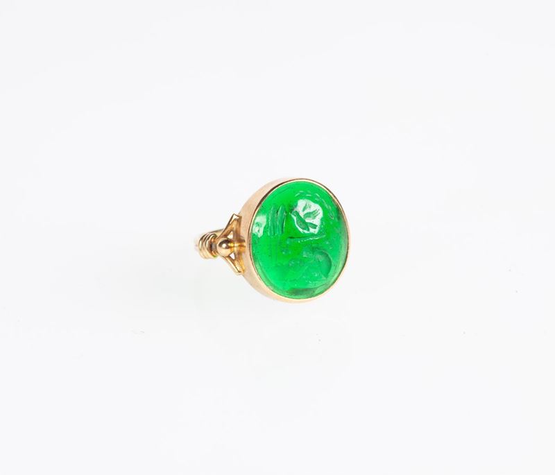 Anello in Oro e Pasta Vitrea Antica Incisa