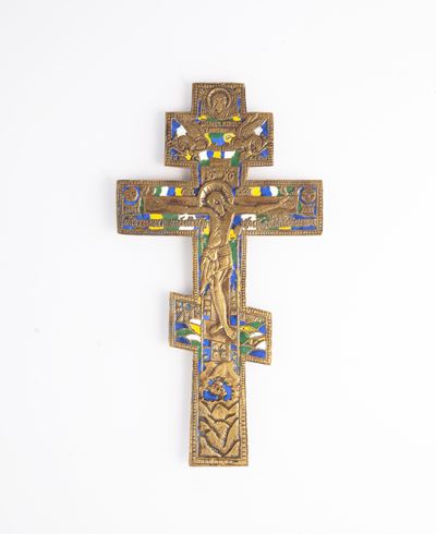 Crocifisso Ortodosso in Bronzo Dorato e Smalti, Russia, XIX Secolo