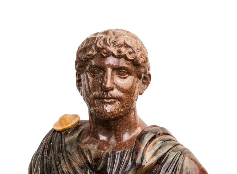 Busto Raffigurante L'imperatore Adriano