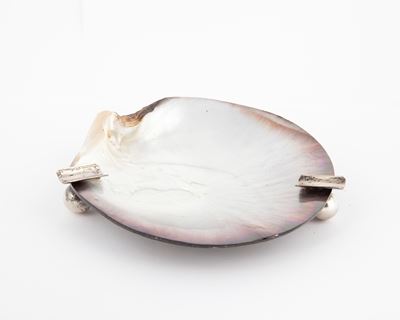Grande Posacenere in Conchiglia con 2 Posa Sigarette e 2 Piedini in Argento 925/000