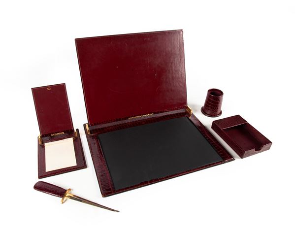Gucci - Set da scrivania Vintage composto da 5 pezzi in pelle con profili in metallo dorato: Porta documenti, Porta Block notes, Portapenne, Tagliacarte e Portacarte