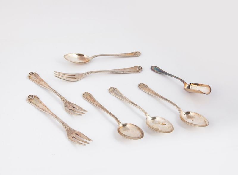 Quattro Cucchiai da Te, Tre Forchette da Dolce e una Paletta da Zucchero in Argento