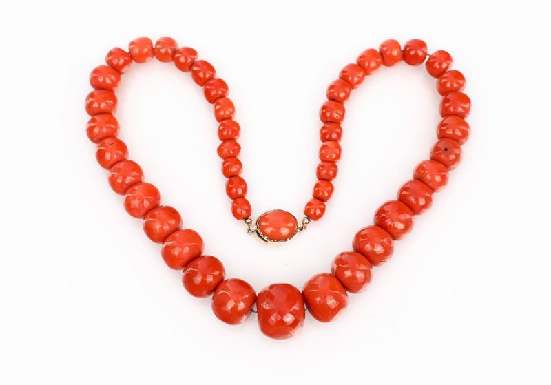 Collana in Corallo Rosso e Oro.