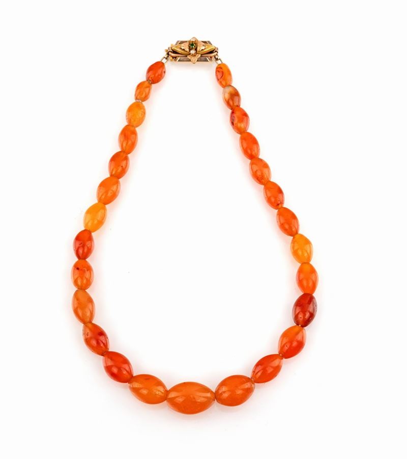 Collana in Corniola con Chiusura in Oro Antico