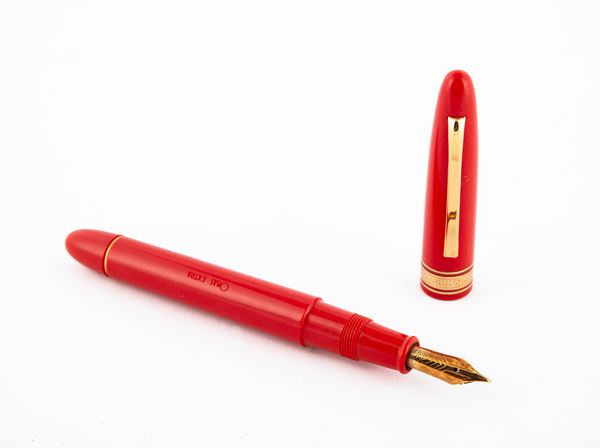 Omas Extra - Penna stilografica in celluloide rossa con particolari in metallo dorato
