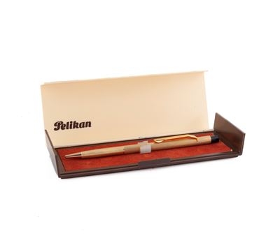 Pelikan - Penna a Sfera in Metallo Dorato Satinato