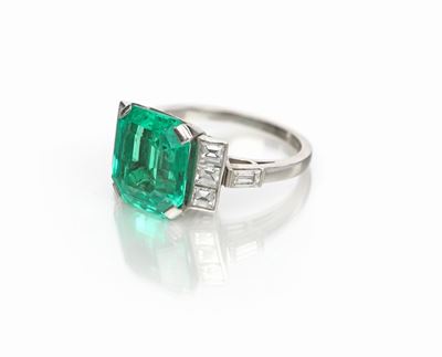 Anello in Oro Smeraldo e Diamanti in Taglio Carrè