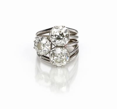 Anello in Oro e Tre Diamanti