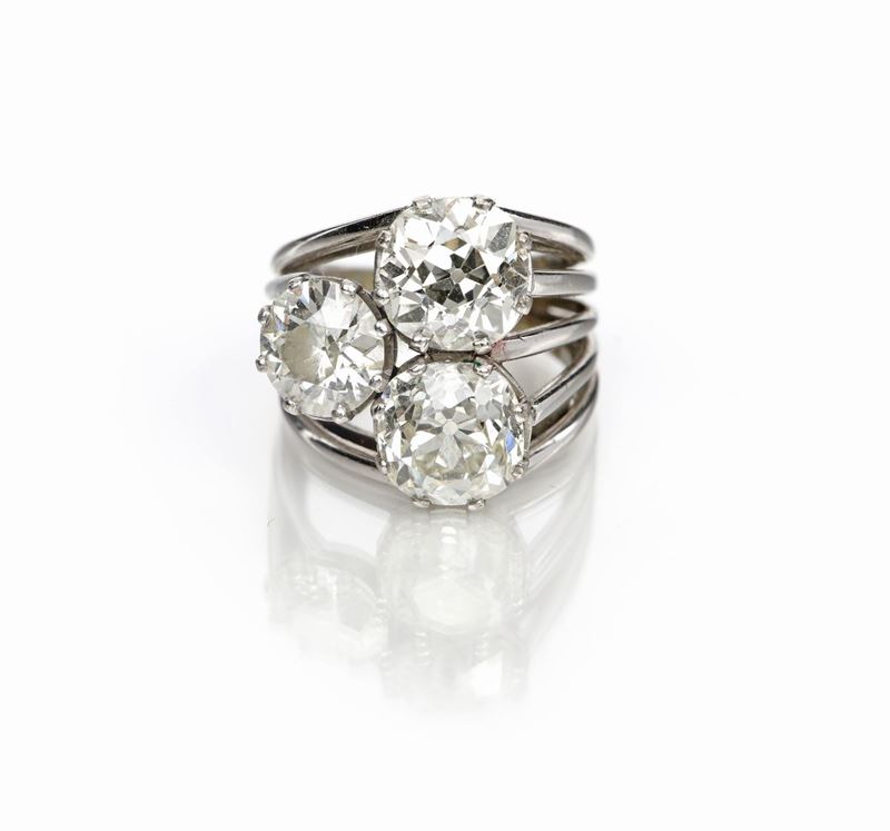 Anello in Oro e Tre Diamanti