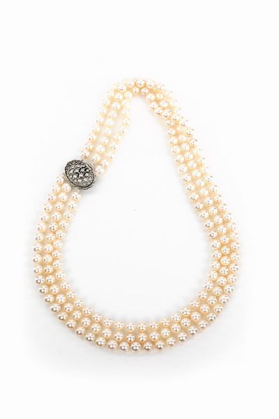 Mario Buccellati Collana di Perle con Chiusura in Oro e Brillanti.