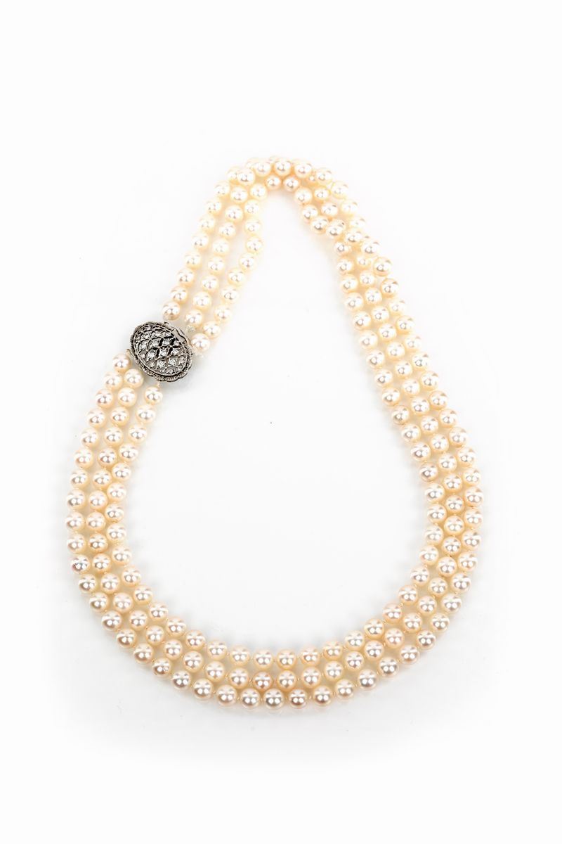 Mario Buccellati Collana di Perle con Chiusura in Oro e Brillanti.