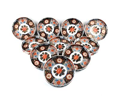 Dieci Piatti in Ceramica Imari