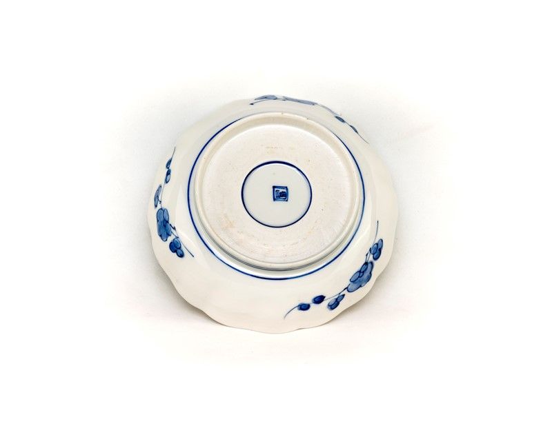 Servizio di Undici Piatti in Ceramica con Bordo Ondulato