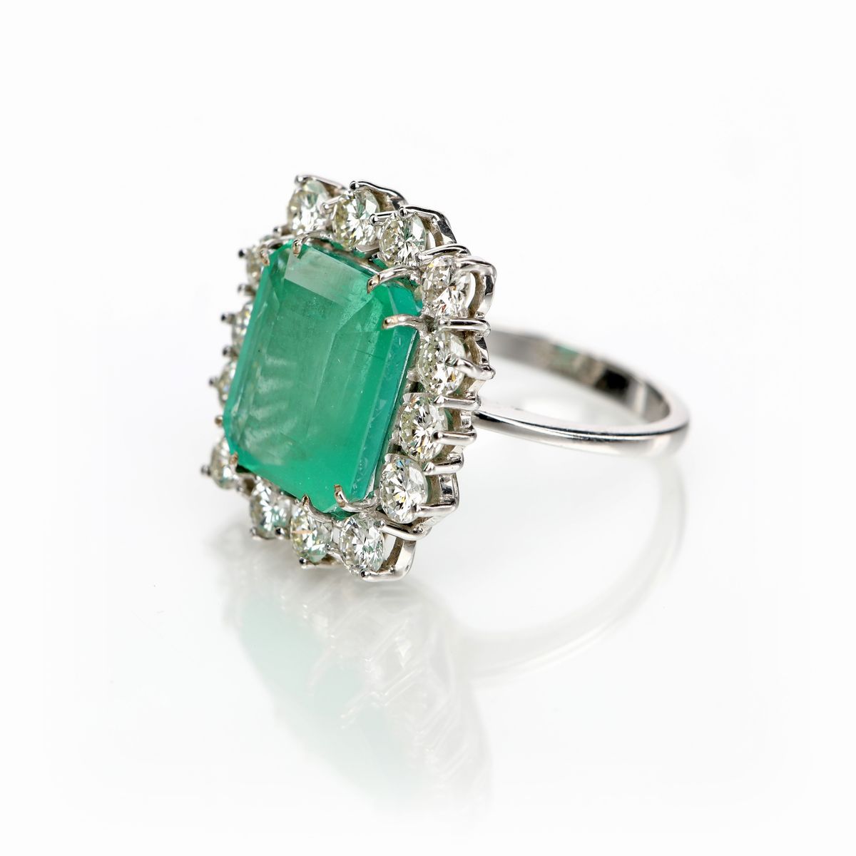 Anello in Oro Smeraldo e Brillanti