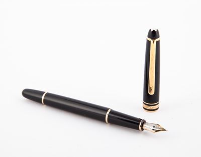 Montblanc Meisterstuck - Penna Stilografica in Resina Nera con Finiture Dorate