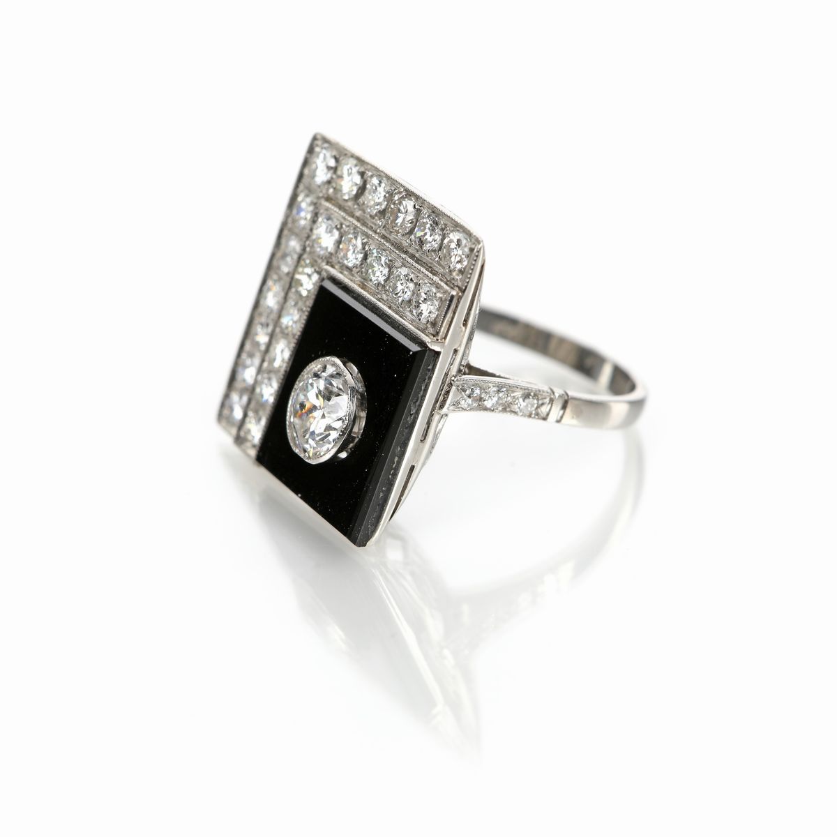 Anello in Oro Brillanti e Onice.