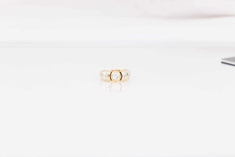 Anello Oro Giallo con Brillante