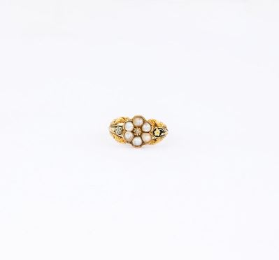 Anello Antico in Oro Giallo con un Diamante
