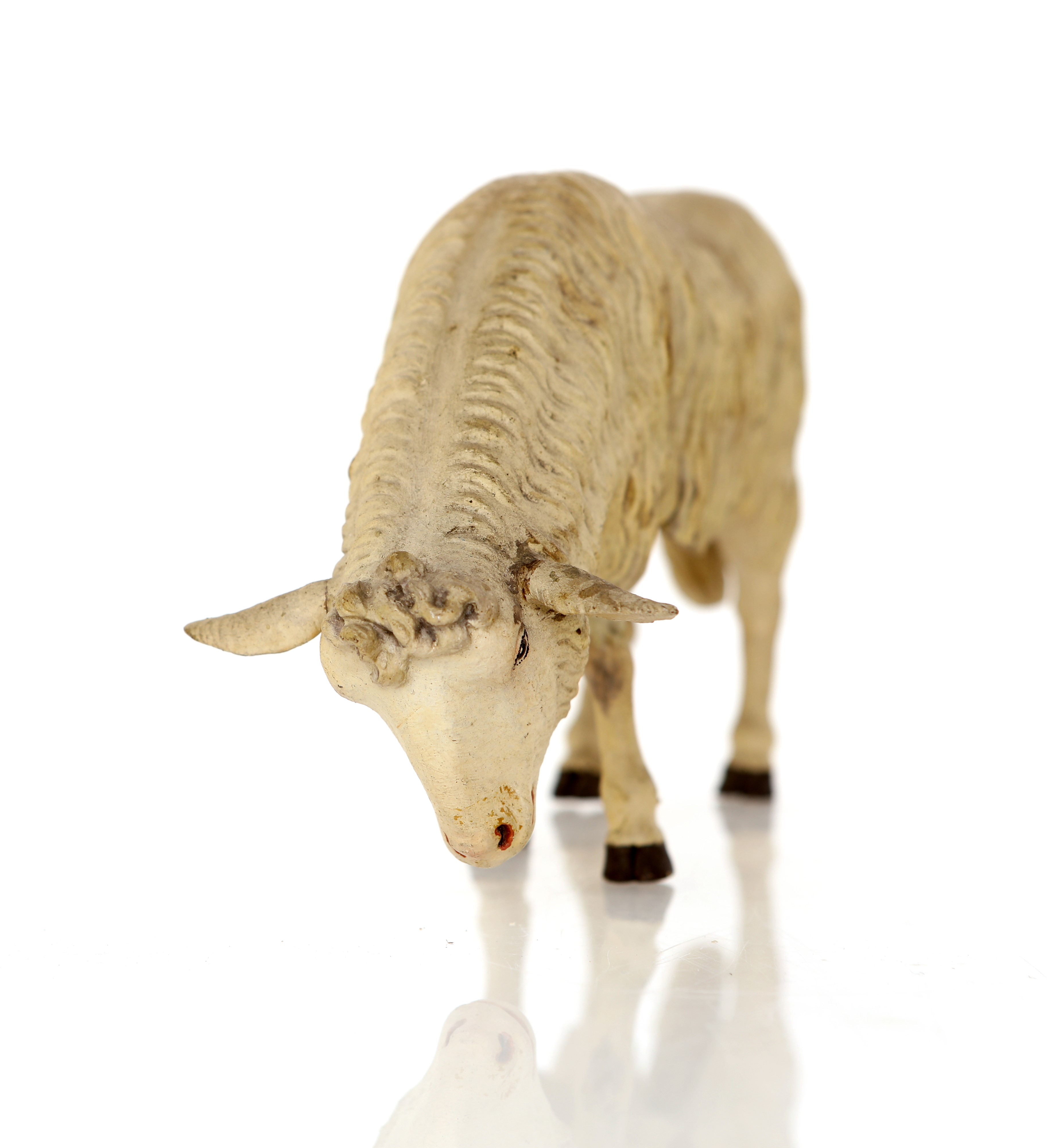 Grande figura di pecora in terracotta policroma