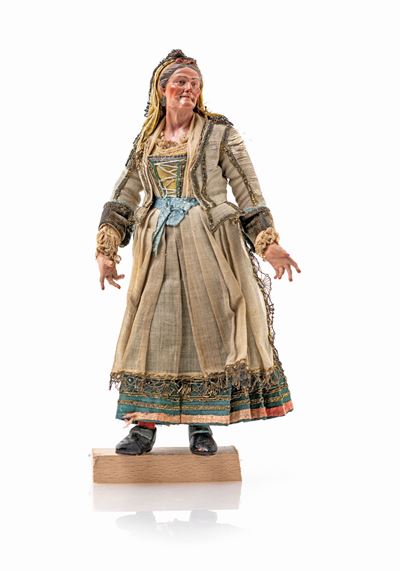 Donna Anziana Ricca