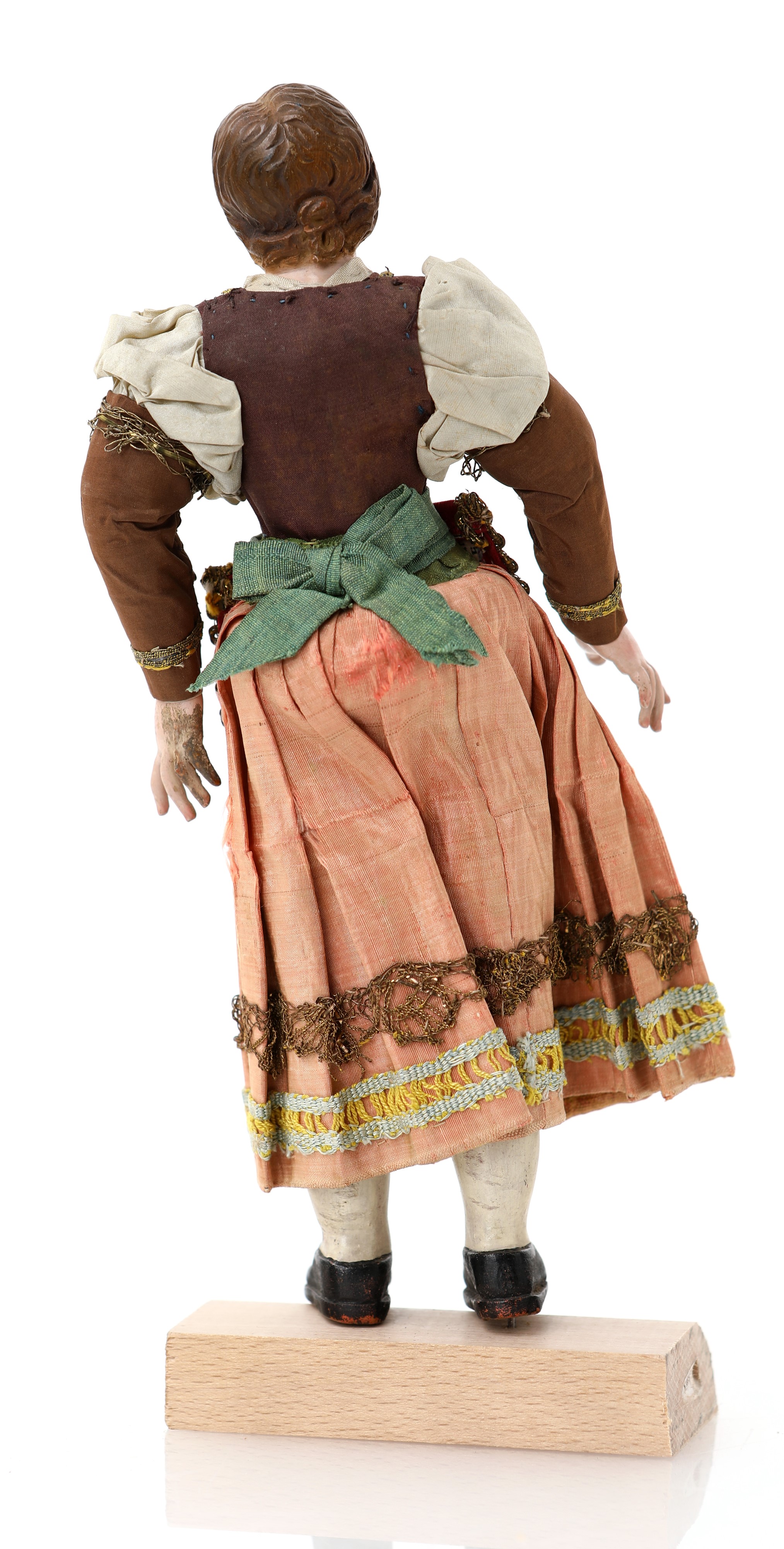 Giovane popolana con bocca socchiusa