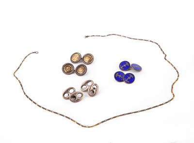 3 Set di Gemelli da Uomo - in Argento 800/000 e Smalto con Ancore Sormontate da Corone; - in Arge...