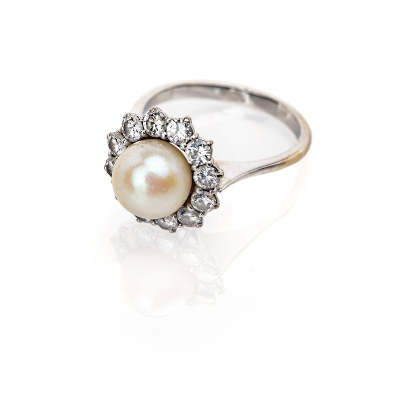 Anello in Oro con Perla e Brillanti