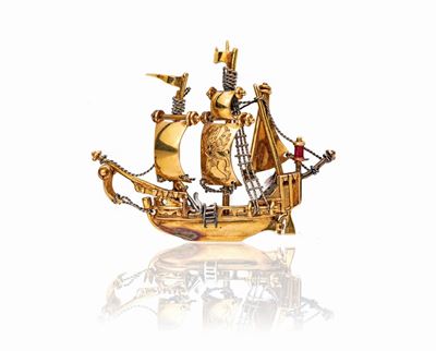Spilla a Caravella in Oro