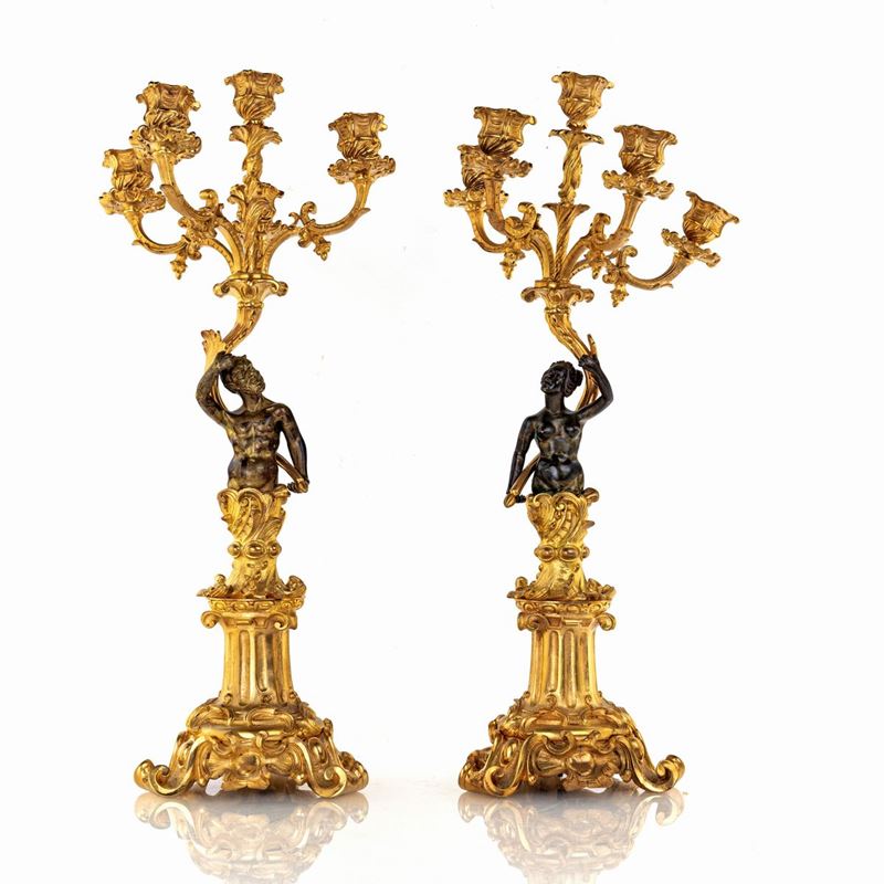 Coppia di Candelabri in Bronzo Dorato a Cinque Luci, XIX Secolo