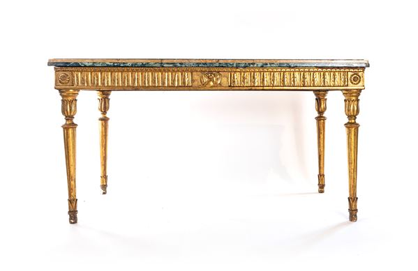 Tavolo da centro di gusto Luigi XVI in legno dorato, fine XIX/inizi XX secolo