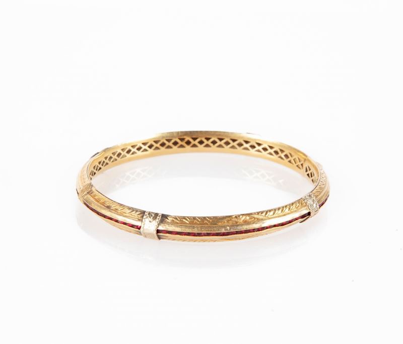 Bracciale Rigido in Oro e Rubini