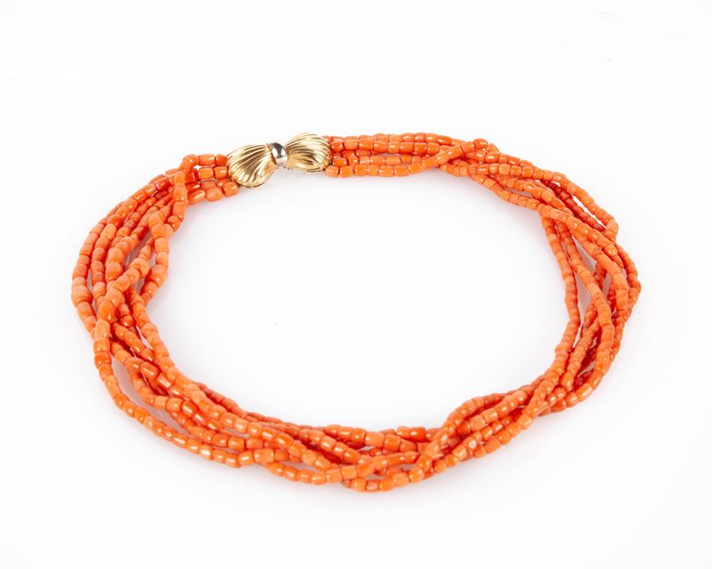 Collana a Sei Fili di Corallo e Oro