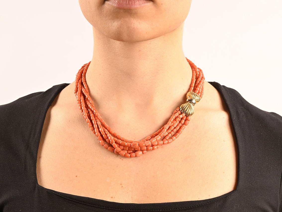 Collana a Sei Fili di Corallo e Oro